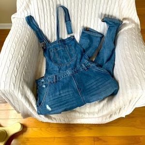Gorgeous Risen Denim overalls! Size M Women’s